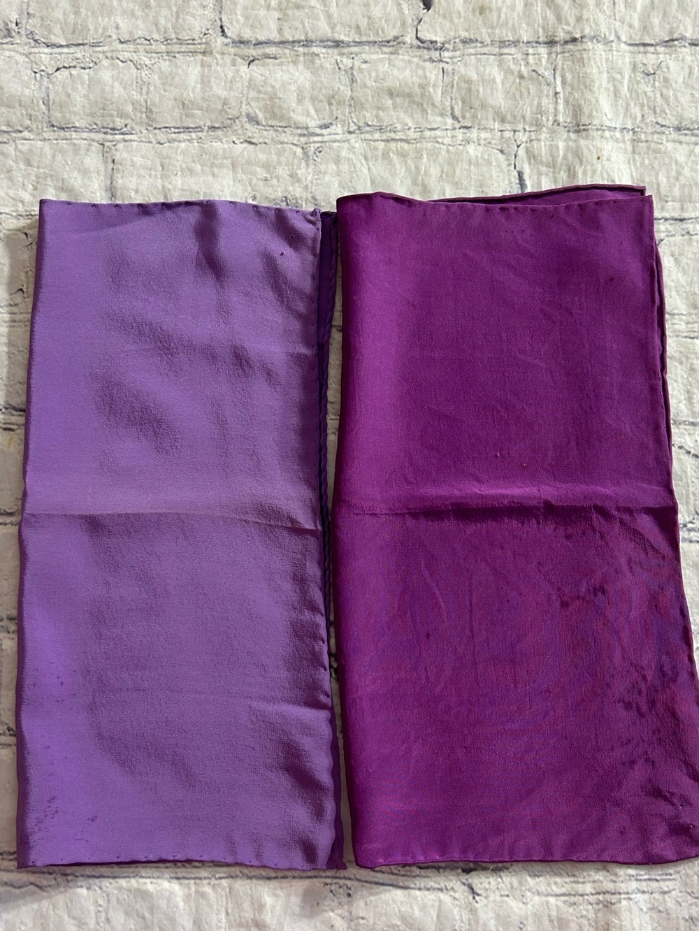 GIORGIO DANIELI ITALY MADE LT PURPLE SILK POCKET SQUARE & DARK PURPLE SILK